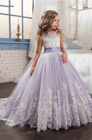 Sleeveless Scoop Neck Lace Ball Gown With Beading
